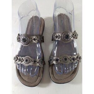 Minnetonka Sandals Brown Leather Straps With Black And Silver Conch Accents Sz 7